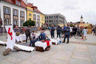 101. rocznica Bitwy o Białystok. Pokaz sprzętu i poczęstunek na Rynku Kościuszki [ZDJĘCIA]