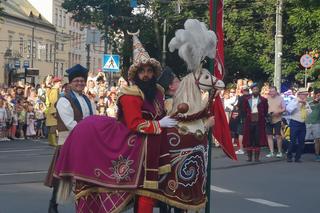 Pochód Lajkonika przeszedł przez miasto. Mieszkańcy Krakowa mają zapewnioną pomyślność na kolejny rok 