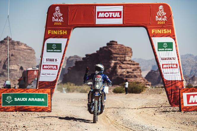 Rajd Dakar. Maciej Giemza miał wypadek! Poważna kontuzja motocyklisty spod Kielc!