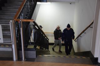 Doprowadzenie Adama Sz. do sądu [GALERIA]