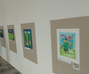Osoby niewidome mogą zobaczyć Opole poprzez obrazy. Dzieci otworzyły w GSW specjalną wystawę 