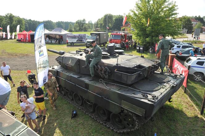 Armaty zagrzmiały w Warszawie. Obchody święta Wojska Polskiego