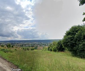 Wzgórze Barbarka we Wzdole Rządowym i piękne widoki na Góry Świętokrzyskie