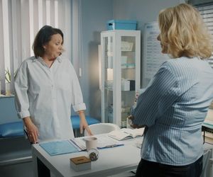 M jak miłość, odcinek 1851. Judyta (Paulina Chruściel), Marysia (Małgorzata Pieńkowska)