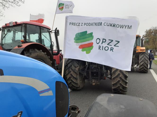 Protest rolników w miejscowości Zdany w powiecie siedleckim - zdjęcia: