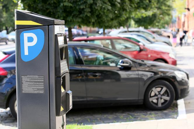 250 zł mandatu za brak opłaty parkingowej! Ważne zmiany weszły w życie