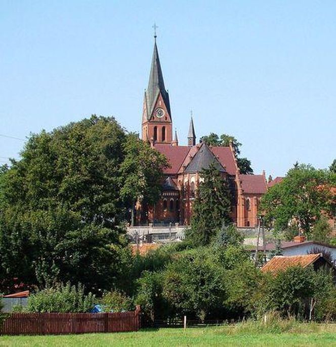 Do tej wsi w woj. warmińsko-mazurskim zjeżdżają tłumy. Nie dla atrakcji turystycznych 