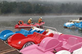 Samochód wpadł do jeziora