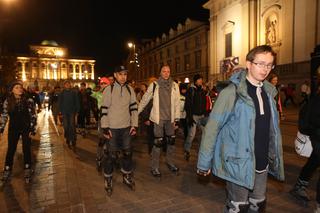 Nightskating. Warszawa na rolkach [Zdjęcia]