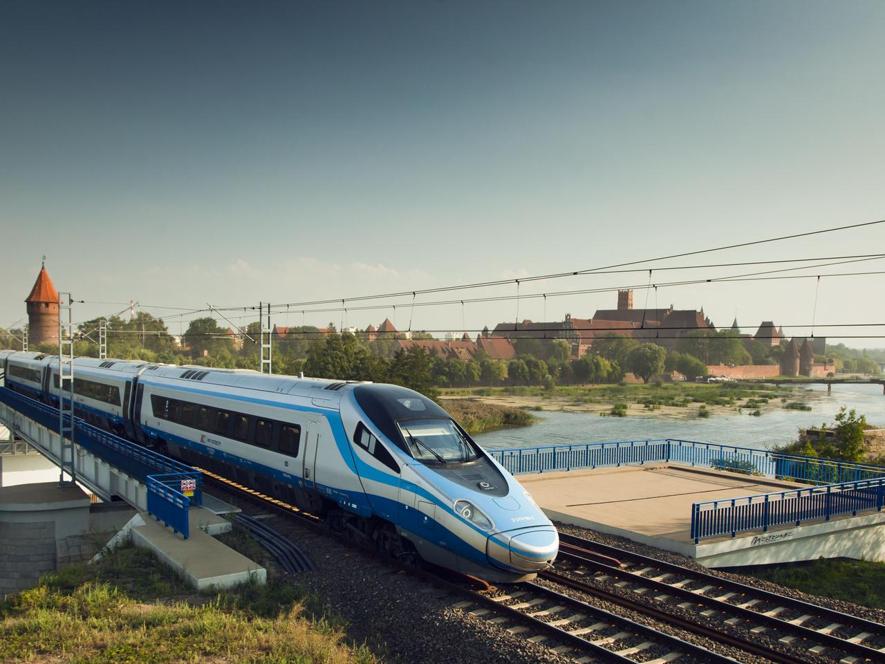 Wielkanoc z PKP Intercity. Jak tanio kupić bilet na pociąg na święta w Polsce?