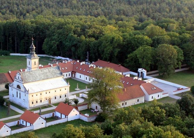 "Pustelnia Złotego Lasu" w Rytwianach