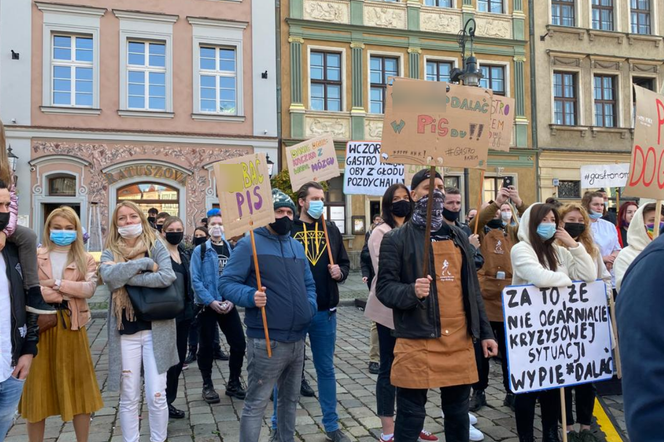 Protest branży gastronomicznej w centrum Poznania