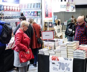 Targi Książki w Katowicach to okazja do zdobycia autografów pisarzy