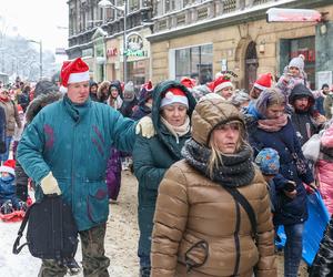 Parada w Mikołajów w Chorzowie na koniec Mikołajowego Festiwalu Czekolady z... owadami