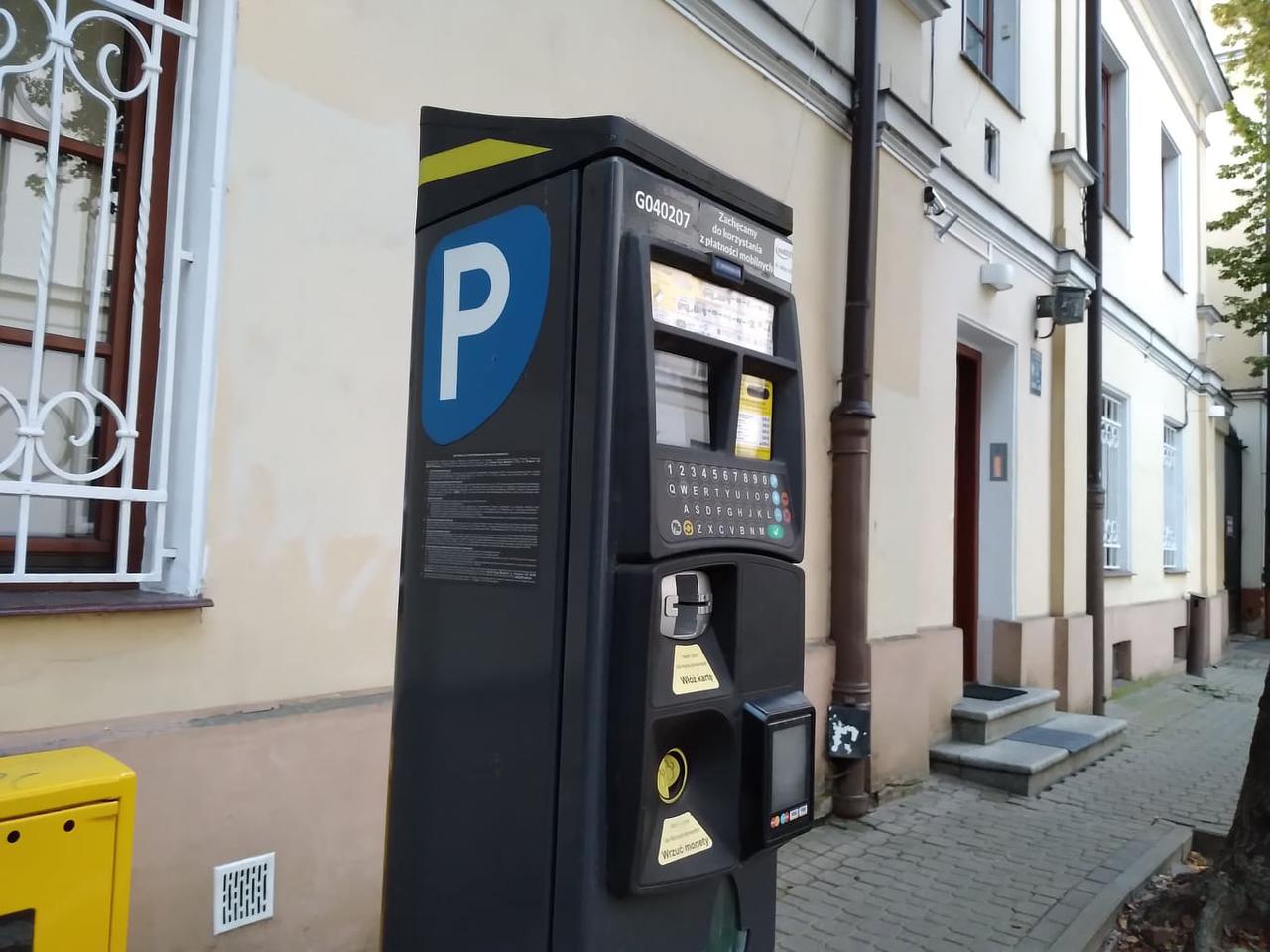 Płatne parkowanie na kolejnych wrocławskich ulicach. Sprawdź, gdzie i ile zapłacisz za postój