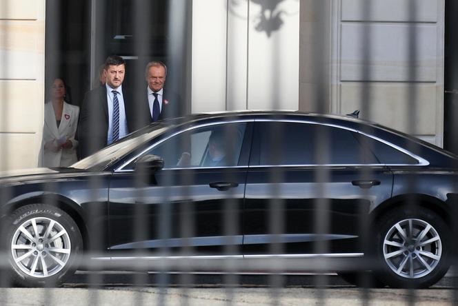 Donald Tusk opuścił Pałac Prezydencki. Wymowny gest 