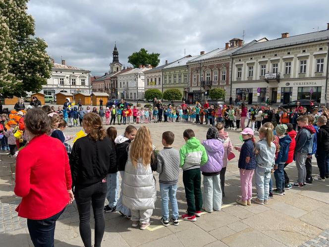 Happening na Rynku na otwarcie Tygodnia Bibliotek w Nowym Sączu