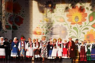 W gminie Tarnów powstał najpiękniejszy wieniec dożynkowy w kraju! Podziwiała go Pierwsza Dama 