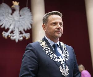 Rafał Trzaskowski złożył ślubowanie. Założyli łańcuch prezydentowi