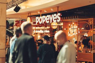 Kolejny Popeyes otwiera się w Krakowie! Smaki Luizjany dostępne w kolejnej galerii handlowej