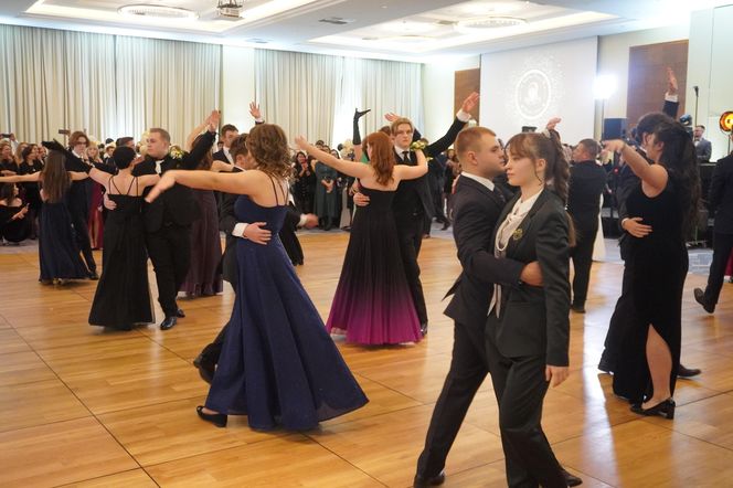 Studniówka w liceum im. Mikołaja Reja w Warszawie