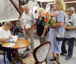 Uczestnicy wydarzenia mogli posłuchać o dotychczasowych dokonaniach literackich Renaty Chojeckiej