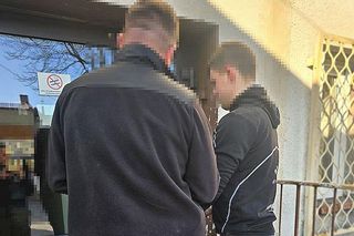 Kradli paliwo z ciężarówek i odsprzedawali. Młodzi włamywacze i paser zatrzymani przez policjantów z Góry