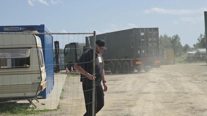Tajemniczy kontener z bronią i amunicją na Podkarpaciu. W Laszkach pracują służby