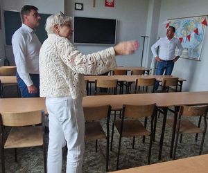 ​W szkołach w Lesznie praca wre. W których wakacyjne remonty? [ZDJĘCIA]
