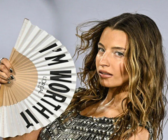 Tyle zapłacisz, żeby pachnieć jak Julia Wieniawa! 