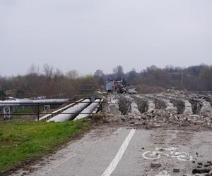 Trwa wyburzanie starego mostu Załęskiego w Rzeszowie