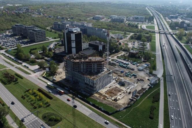 Budowa wieżowców Sky Trust przy Solidarności w Kielcach - wiosna 2024