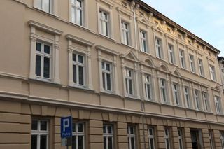 Podczas remontu odkryto niedwuznaczny napis sprzed 100 lat. Mówi wprost o tym, działo się w kamienicy w międzywojniu