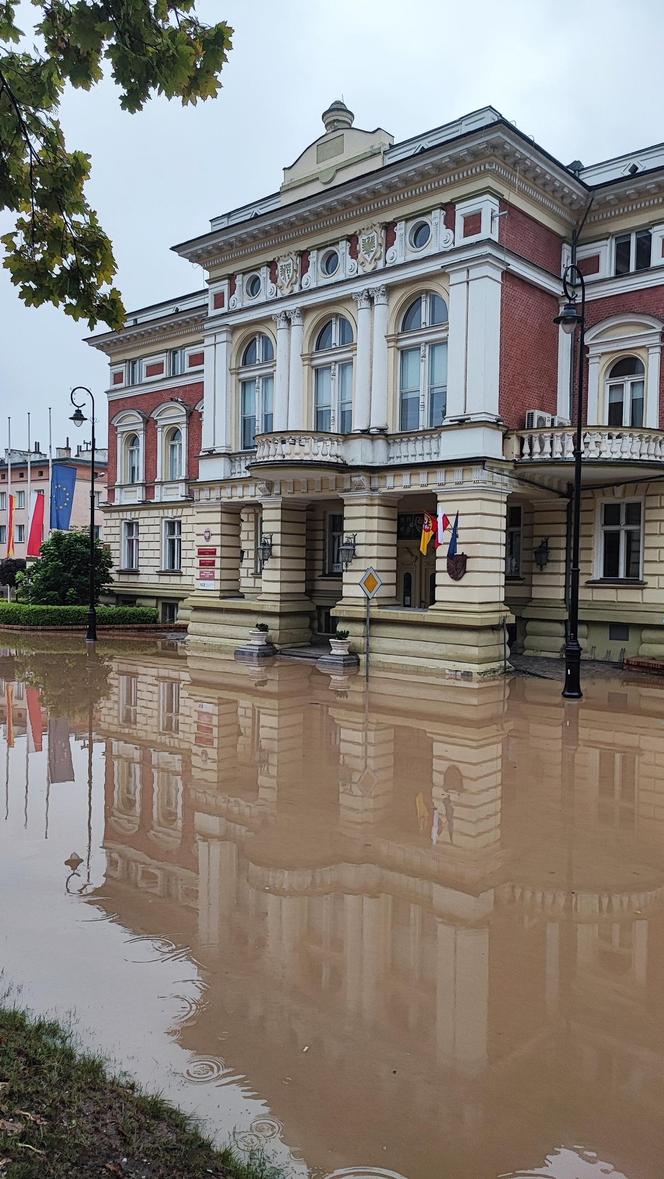 Nysa, centrum miasta zalane