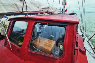 Jacht Kuklińskiego. W honorowym rejsie przez kanał Mierzei Wiślanej