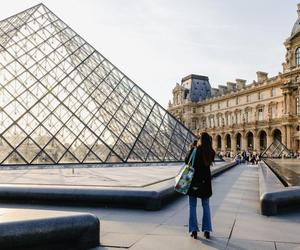 Paryż otworzył nowe muzeum. Czy stanie się popularniejsze od Luwru?