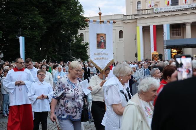 75 lat temu obraz Matki Boskiej w Lublinie zapłakał. Wierni uczcili rocznicę „Cudu lubelskiego” procesją różańcową