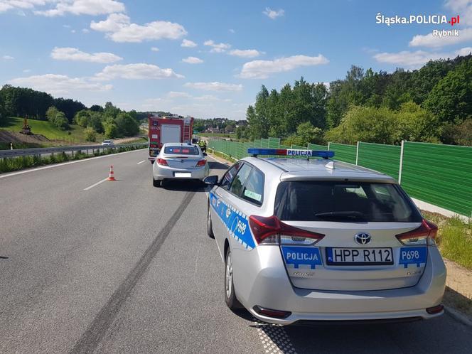 Spowodował wypadek i odjechał! Zostawił rannego kierowcę w dachującym aucie