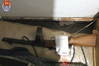 Wielka akcja CBŚP i KSP. Rozbito gang narkotykowy. Handlowali prochami, bronią palną i substancjami psychotropowymi