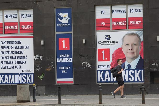 Plakaty wyborcze przed wyborami do Parlamentu Europejskiego 2024
