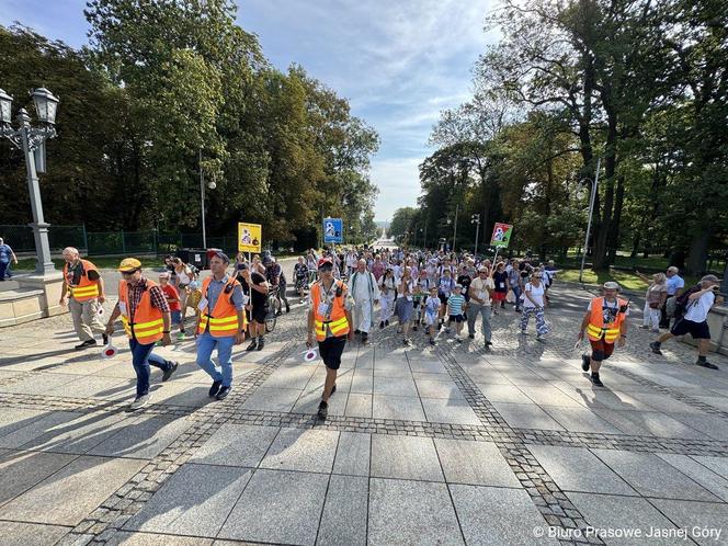 II szczyt pielgrzymkowy na Jasną Górę. Więcej pątników niż w zeszłym roku