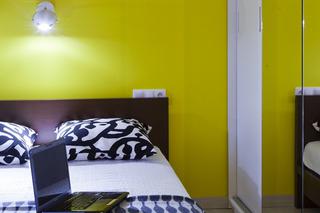 Limonka w kolorowej sypialni