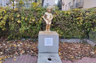 Mieszkańcy ustawili na swojej ulicy rzeźbę sikającego chłopca. To młodszy brat słynnego Manneken Pis
