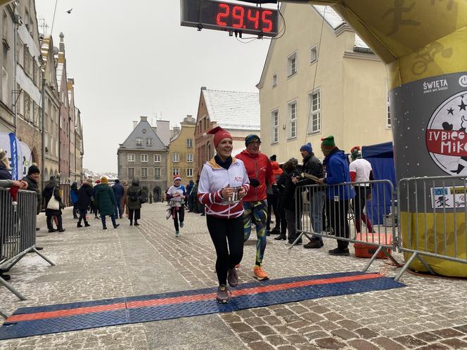 Bieg Mikołajów w Olsztynie 2023. Kilkaset osób pobiegło dla dzieci. Zobaczcie zdjęcia!