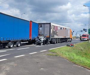 Groźny wypadek na DK 10 w Nakle nad Notecią. Dwie osoby poszkodowane [ZDJĘCIA]