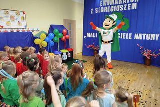Program jest częścią projektu „EKOmaraton Siedlce z Segregiuszem” promującego edukację ekologiczną wśród najmłodszych poprzez zabawę