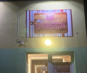 Bar Mój Schaboszczak znajduje się przy ul. Browarowej w Żninie