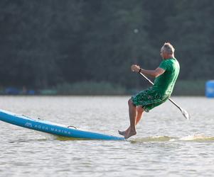 Poseł Poncyljusz szaleje w Olsztynie na SUPie