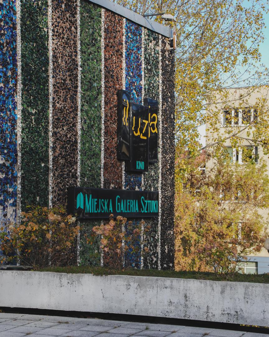 Miejska Galeria Sztuki w Częstochowie - zdjęcia. Budynek z PRL-u grał w serialu Rojst