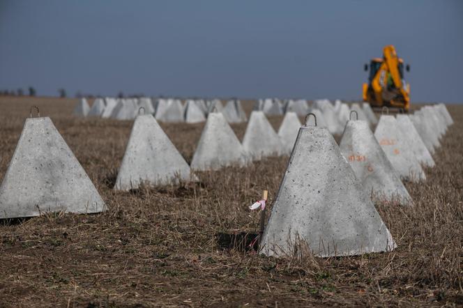 Ukraina buduje fortyfikacje na liniach obrony